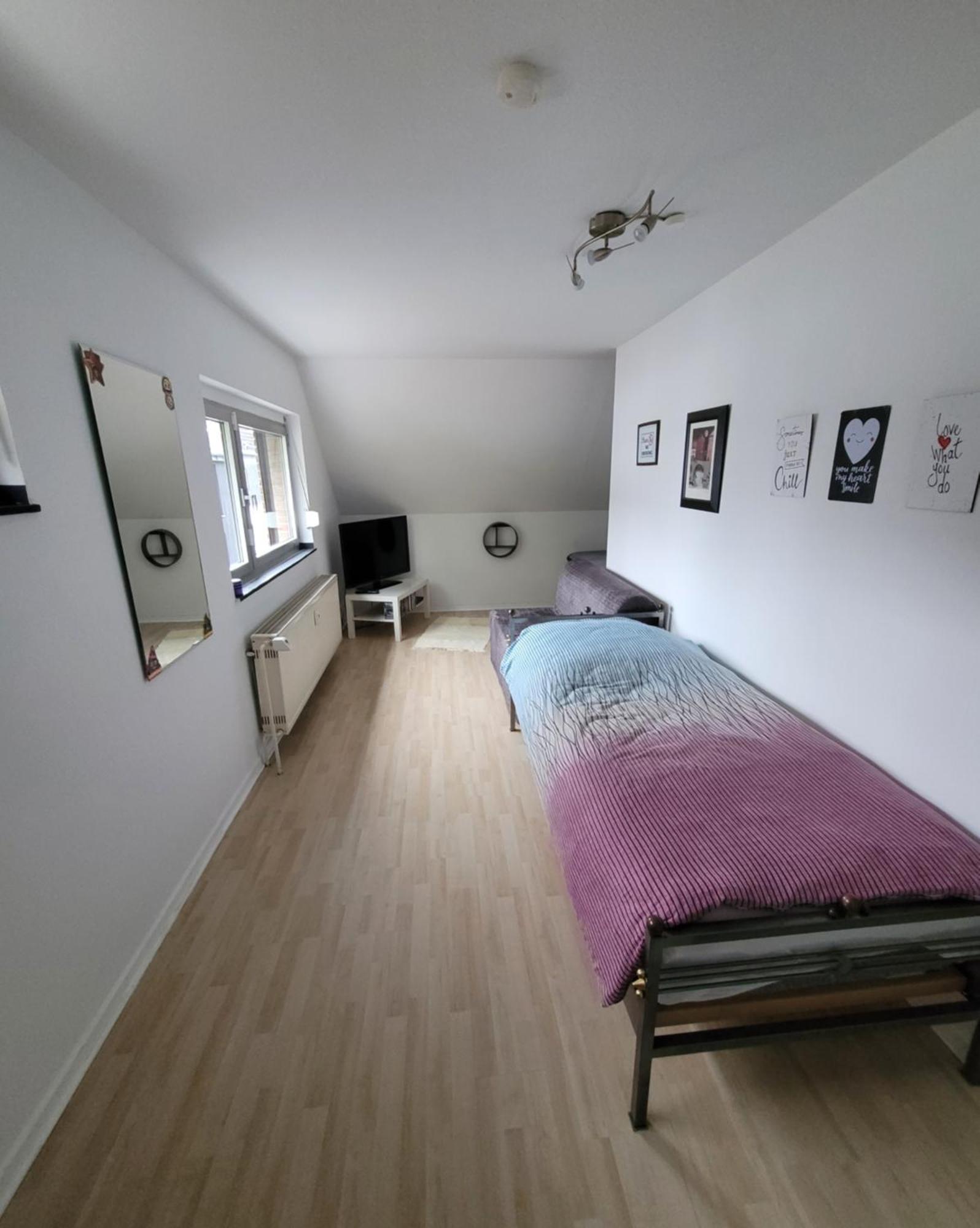 Messezimmer Am Thewissenweg 뒤셀도르프 객실 사진